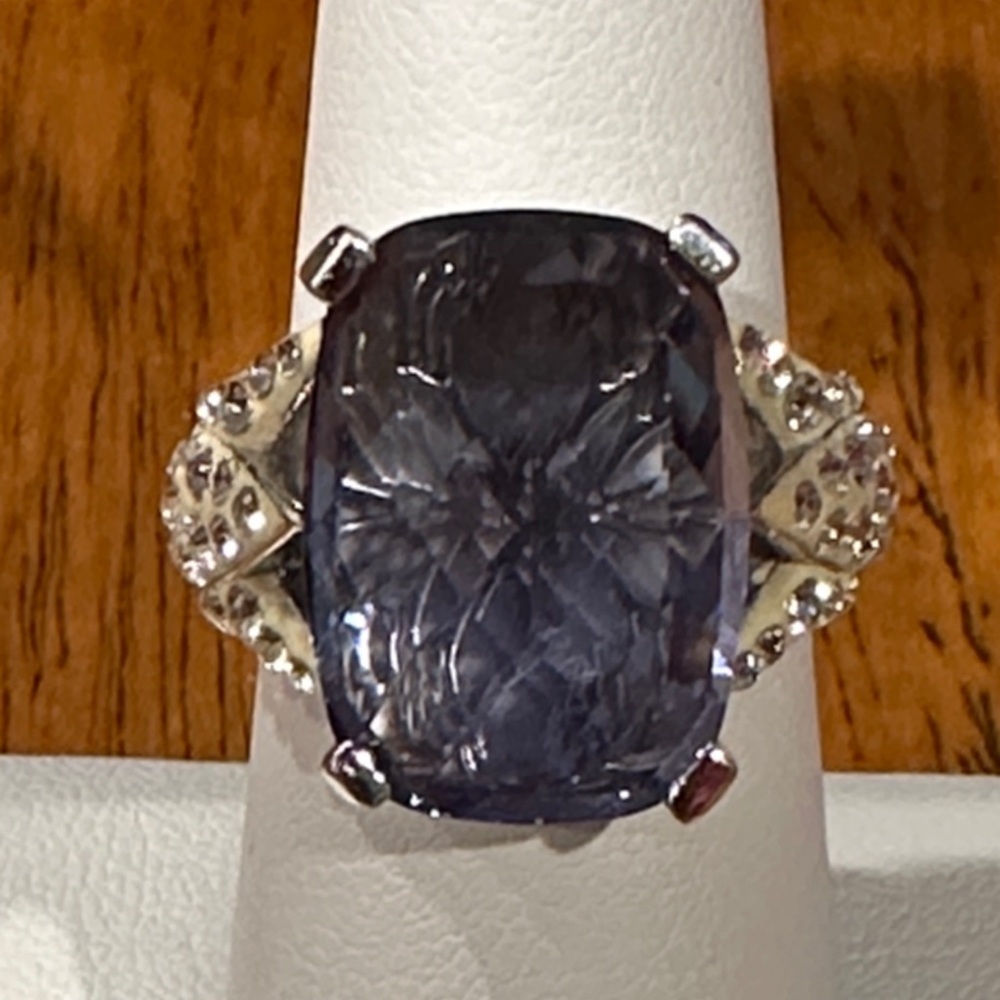 Amethyst and Silver Gemstone Ring, with white crystals in white enamel. Size 7